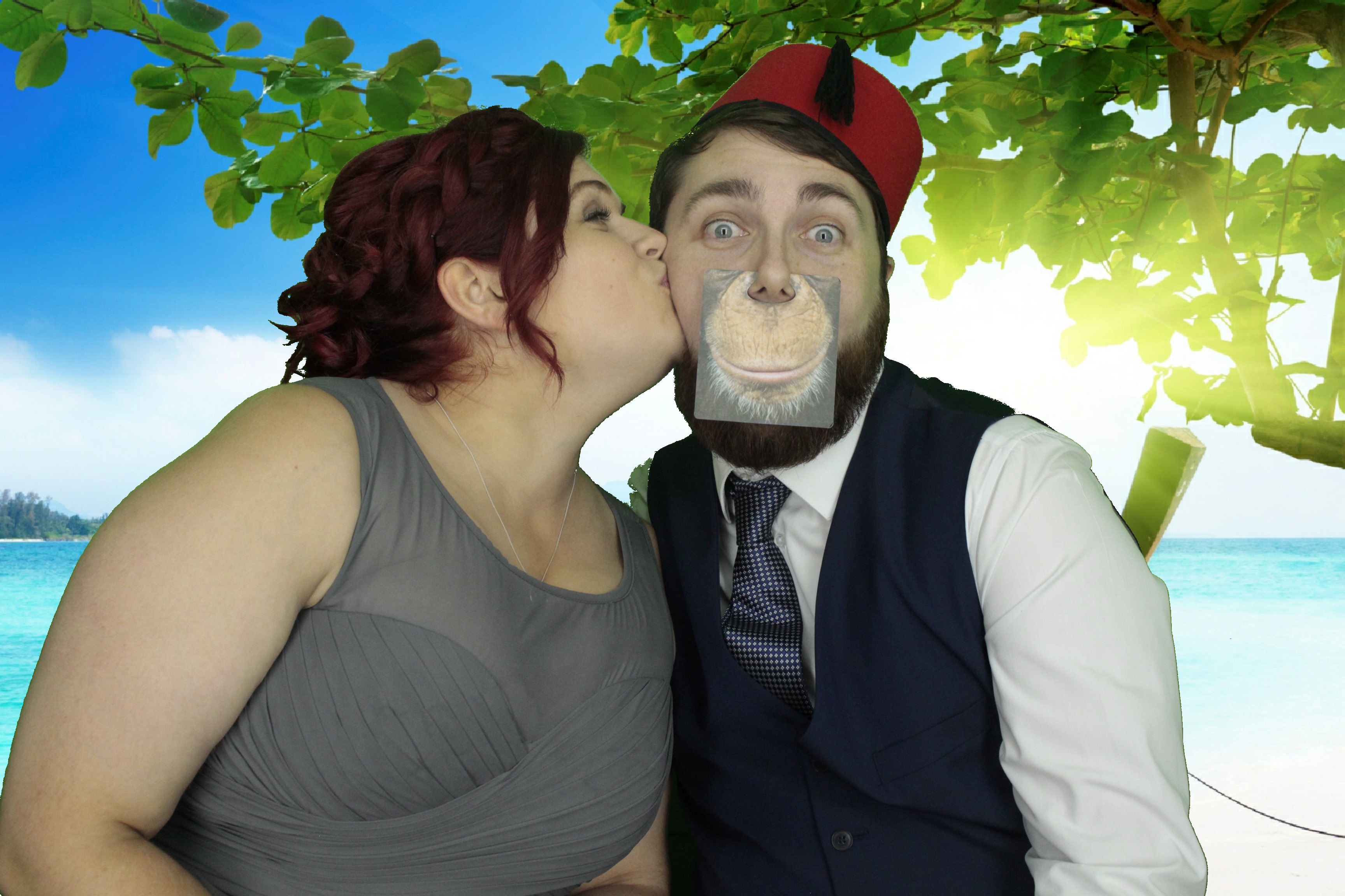 Nikki & Simon | View more photos from the event at gallery.myphotoboothexperience.co.uk/u/MyPhotoBoothExperienceLtd/Nikki-Simon